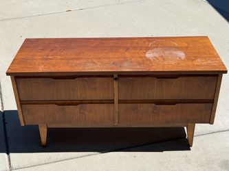 Vintage Mid-Century Modern Lane Walnut Cedar Chest / Blanket Trunk (1960s)