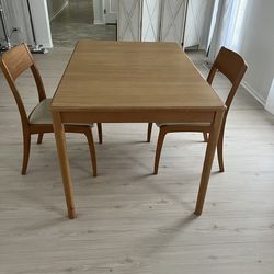 Dining table with 2 chairs