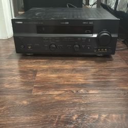 Yamaha RX-V567 Receiver And Big Speaker 