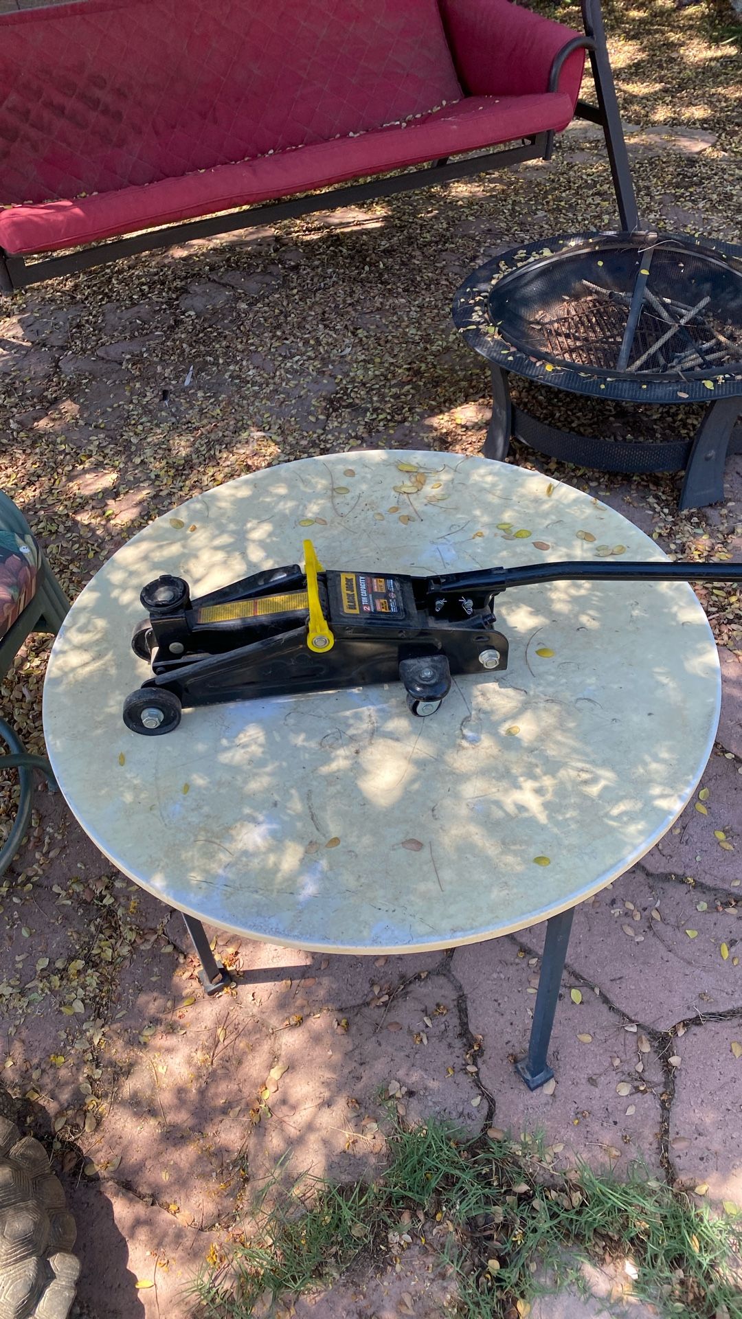 Hydraulic Jack. 2 Ton