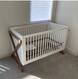 Storkcraft Equinox Convertible Crib