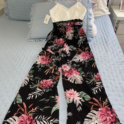 Shop 17 Jumpsuit Size Small . New Whit Tags 
