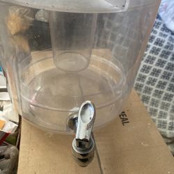 M Size Water , Juice Dispenser , Hard Plastic