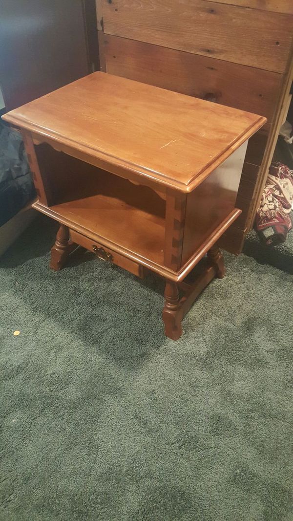 Link Taylor Moravian Maple End Table For In Elkton Md Offerup