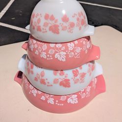 VTG  Pyrex " Pink Gooseberry"Cinderella Bowls