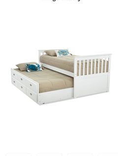 Cama en buenas condiciones con colchones nuevos
