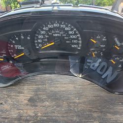 2003 to 2007 Silveraso Sierra HD cluster