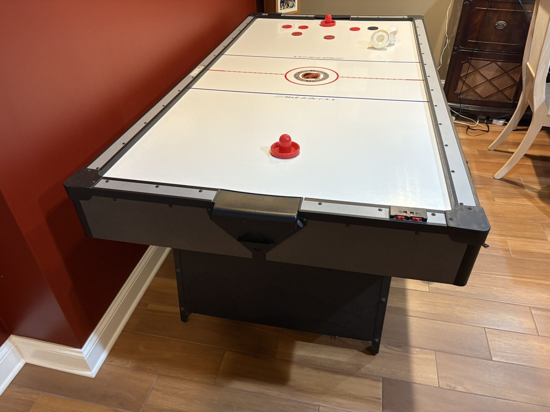 Air Hockey Table