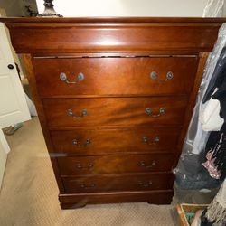 Dresser 