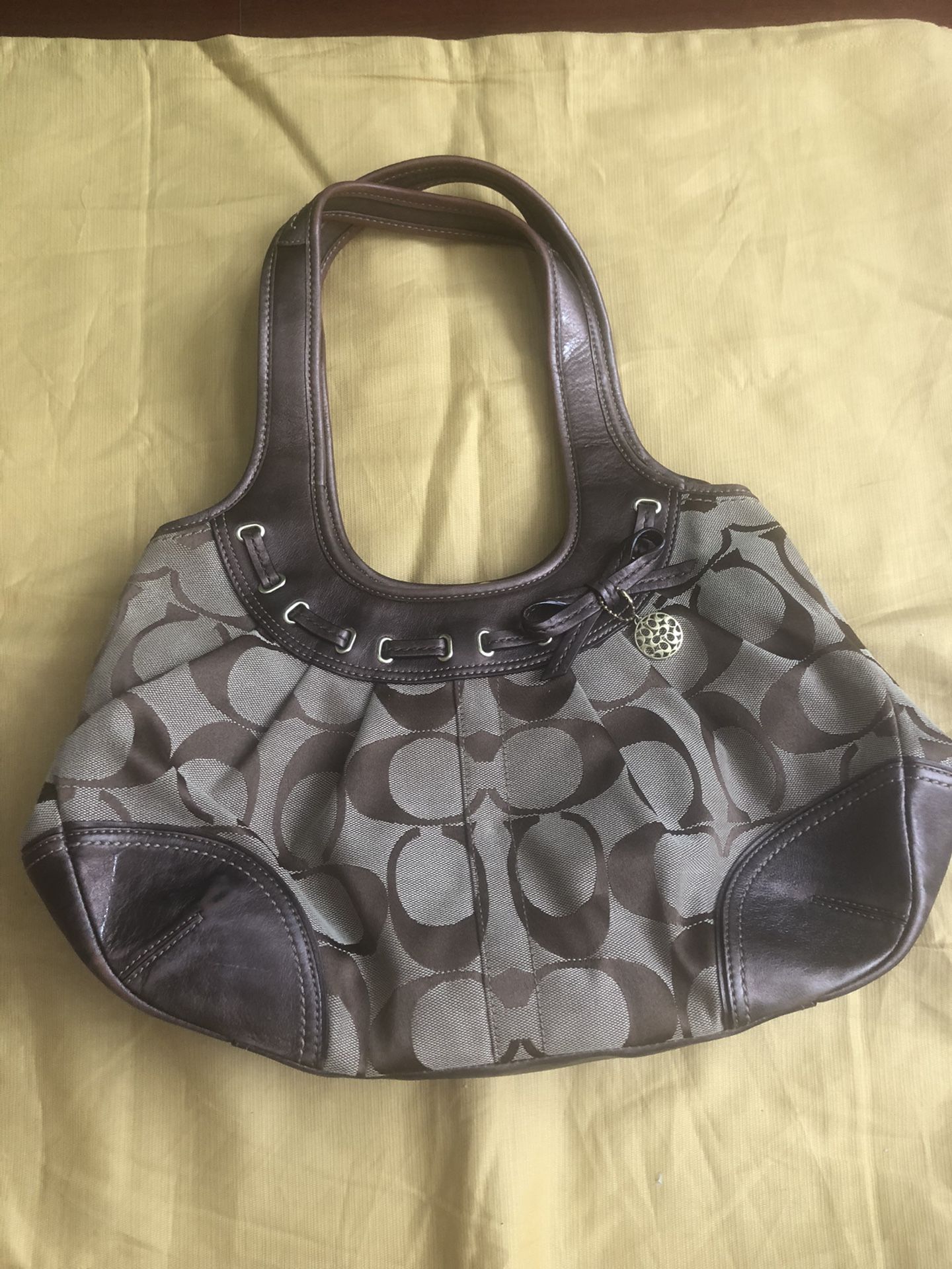 Coach Kisslock Frame Shoulder Bag Purse - Authentic W/Creed Serial # F0869-12724