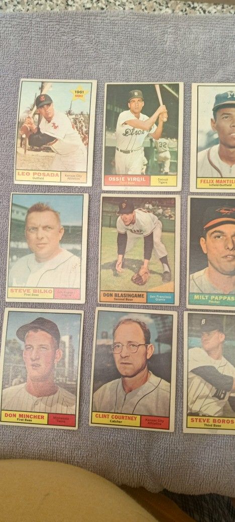 1961 Topps Baseball Cards (9ea.)