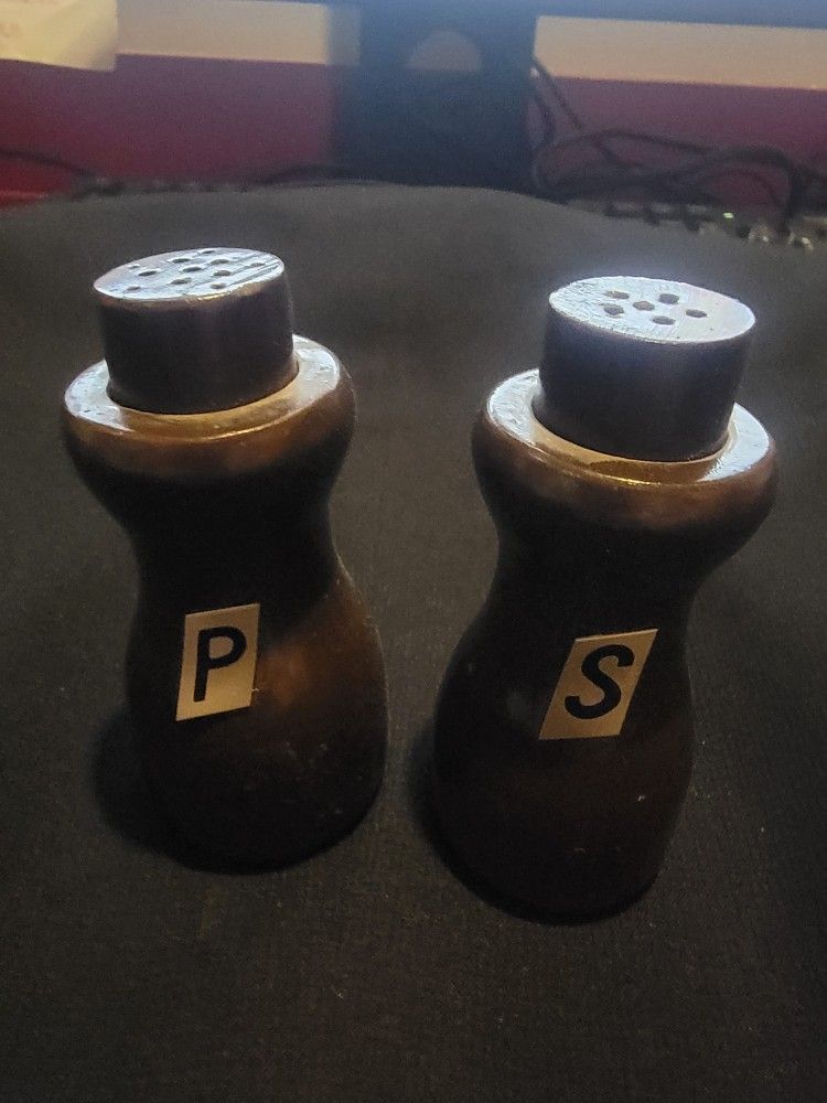 Salt And Pepper Shaker Wood Mcm With Gold Sticker Letters