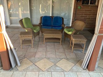 6 piece wicker Hampton bay patio set
