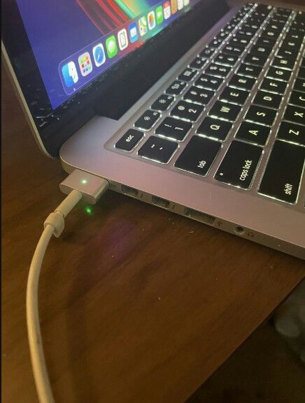 Apple Macbook Air 13" Working Fine