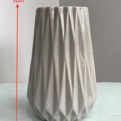 FTD Thick Taupe/Gray Diamond Patterned Ceramic Vase 