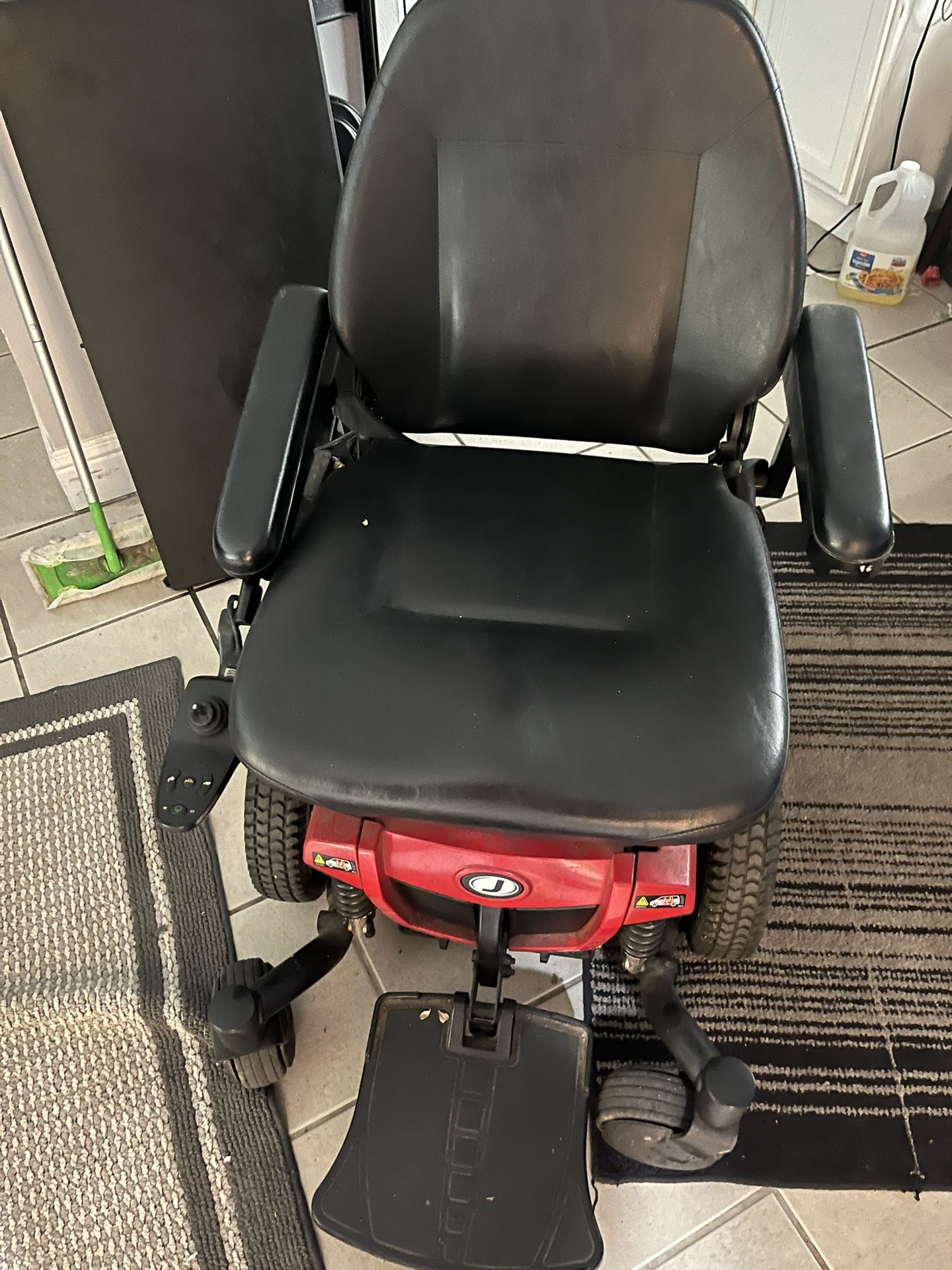 Jazzy 600 Power Wheelchair