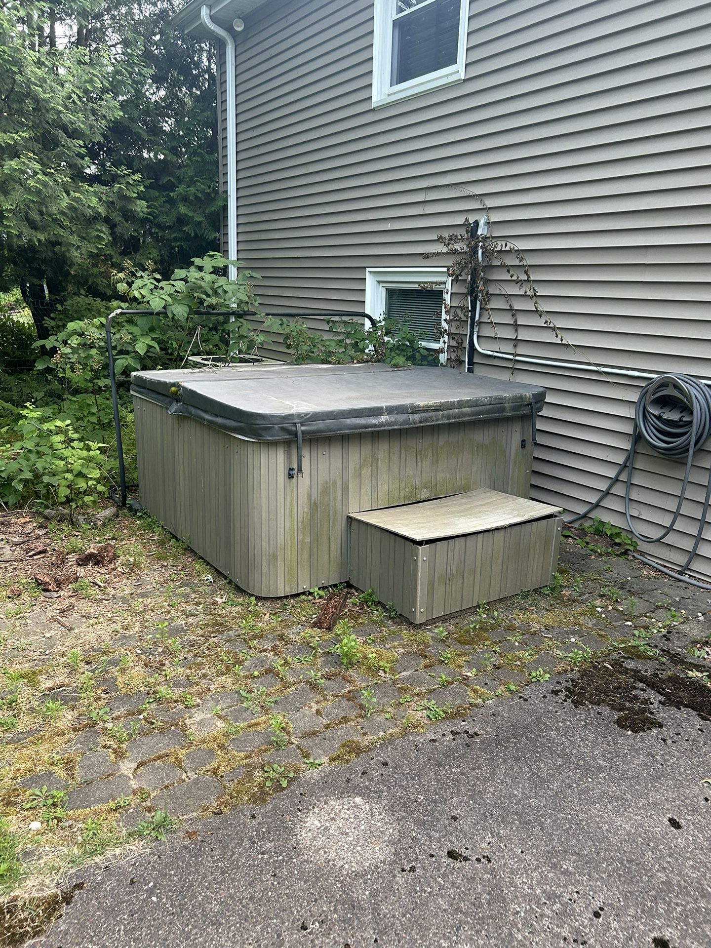 Unused Hot tub For Sale