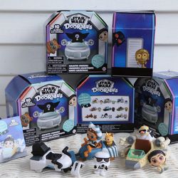 Starwars Doorables - Figures and Matching Spaceships - Stormtrooper, Aksoka (2) and Princess Leia (2), Opened Boxes