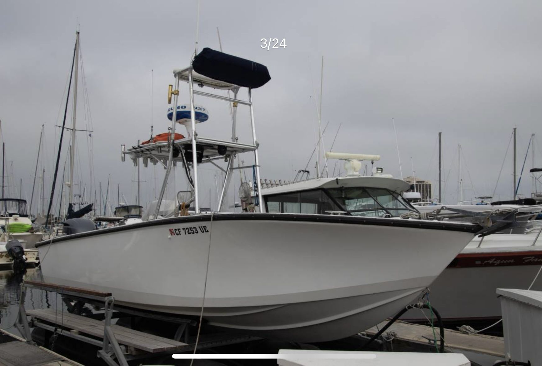 Fully Loaded 300hrs custom chapparal Center Console With new yamaha 300