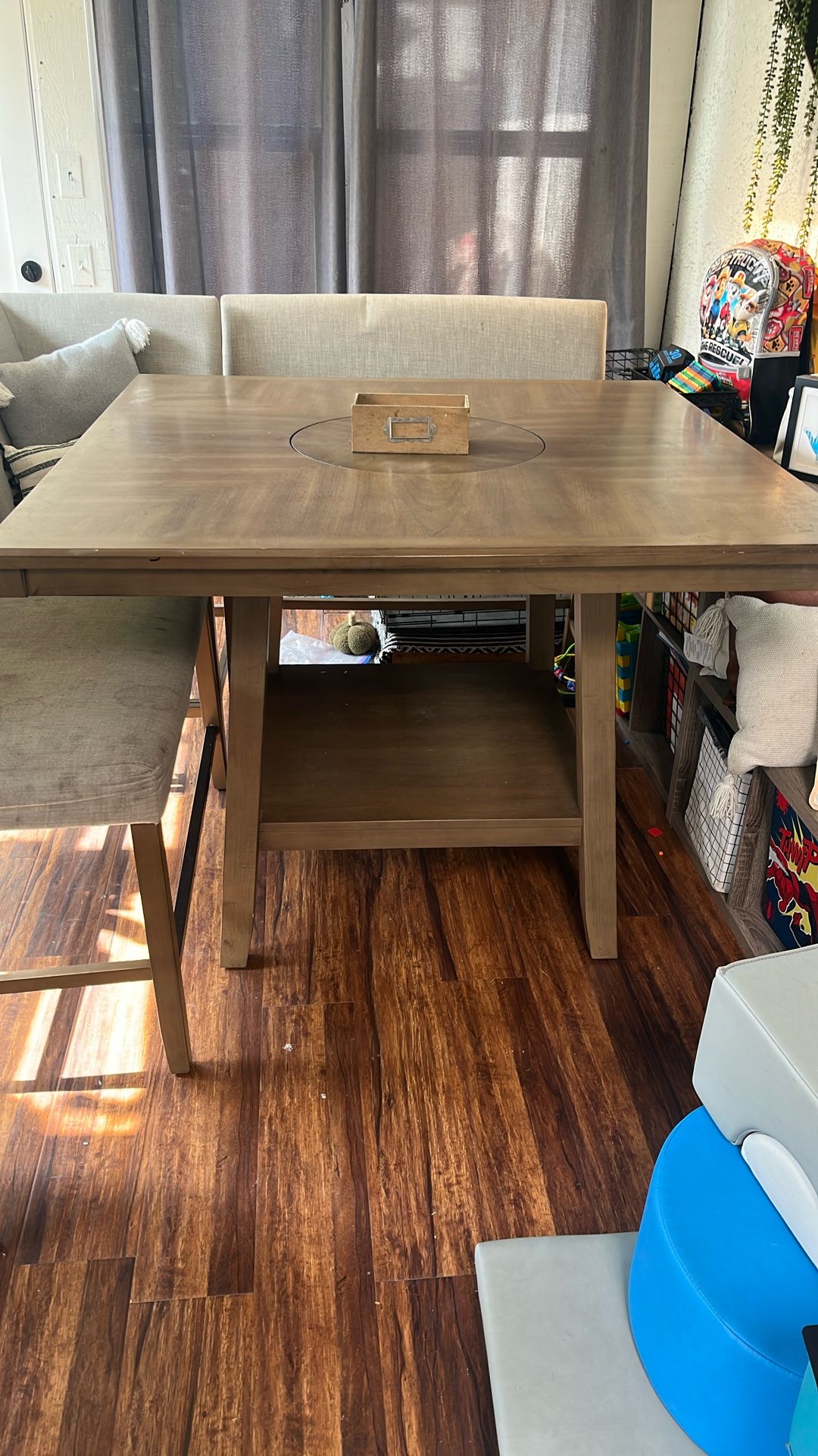 Dining room table