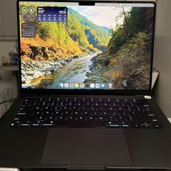 MacBook Pro M3 14” 18 GB RAM / 512 GB