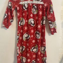 996. Girls Snoopy Winter Night Gown Size 6  $5.00