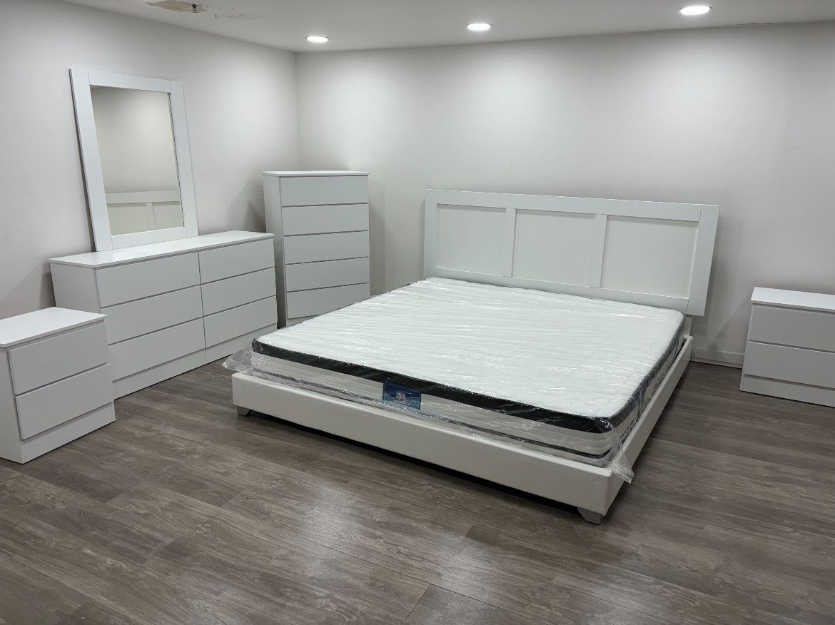 Queen White Bedroom Set Bed, Mattress, Dresser, Mirror, Chest And 2 Nightstands 
