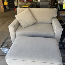 Love Seat Hide a Bed