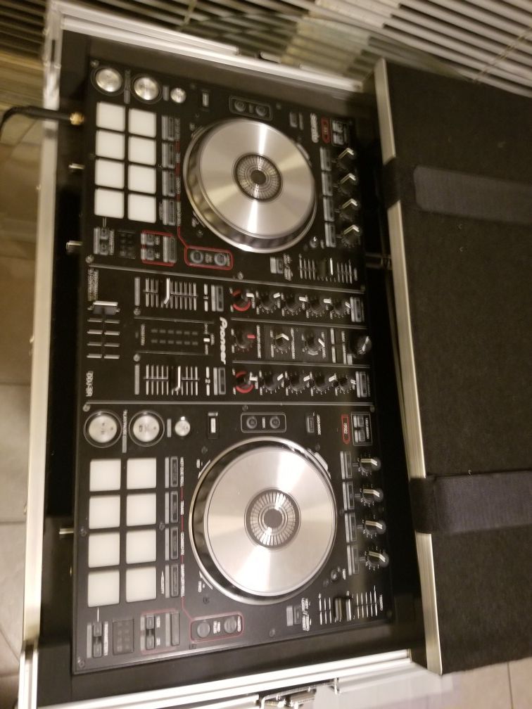 PIONEER DDJ-SR with MAGMA flight case