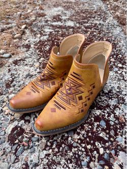 Women’s Roper Short Boots 8.5