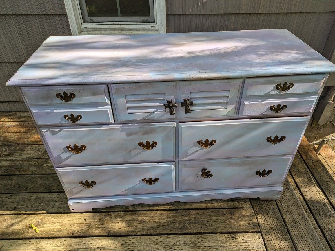 Dresser