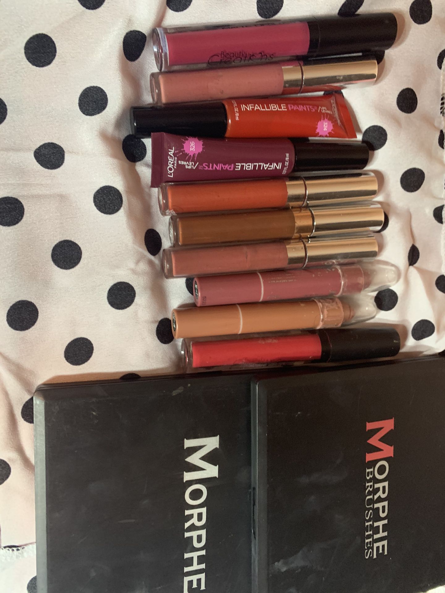 Eyeshadow palettes Lipstick and foundation bundle