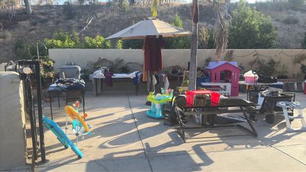 Yard sale 08/01-08/02