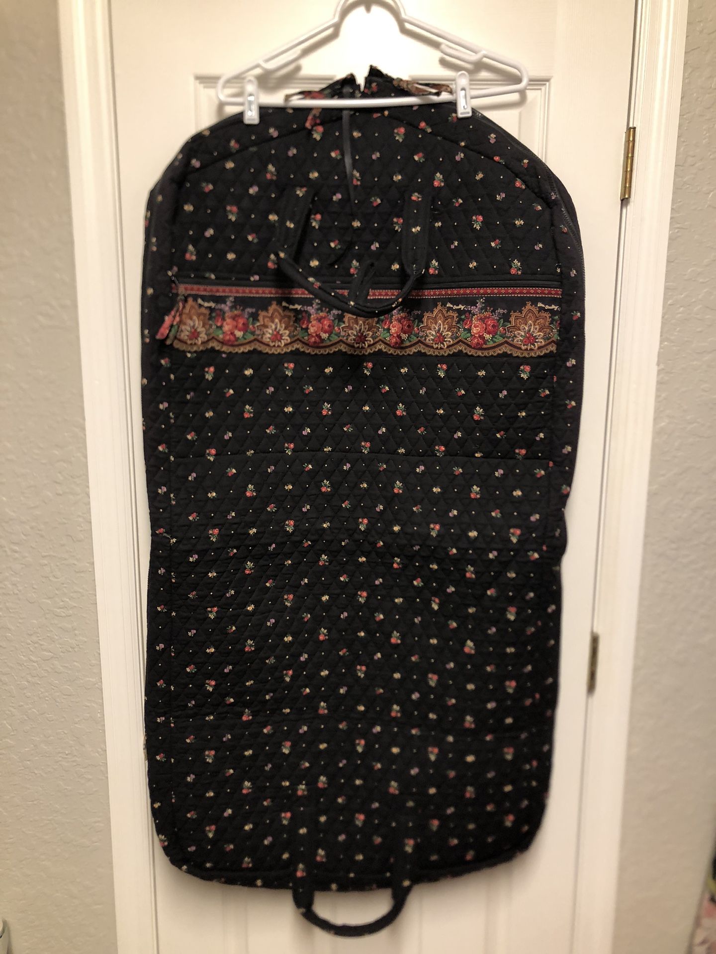 Vera Bradley Hanging Garment Suit Bag  *Retired/Rare *Petit Point” Print* Outstanding Condition
