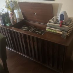 Vintage Record Player RCA Radio