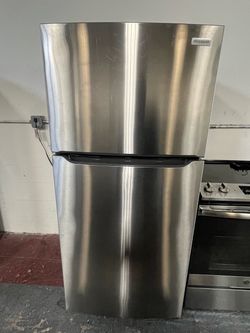 Refrigerator Frigidaire 30”