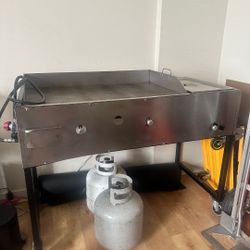 Grill Flatop Plus 2 Propane Tanks