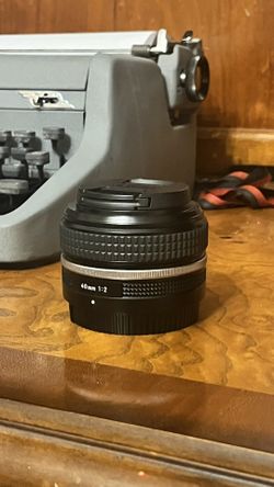 Nikkor 40mm 2 z Special Edition