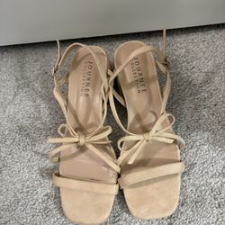 Women’s Suede nude strappy bow heels 9.5