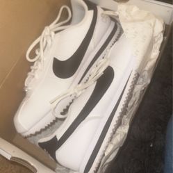 Nike White/black Cortez Shoes Size 6 