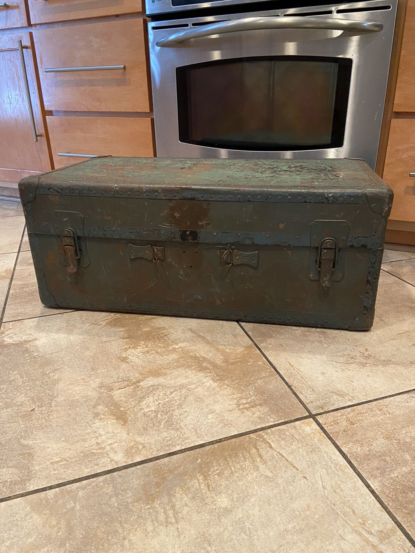 WW2 Era Military Trunk. Shwayder Trunk Co. Denver-Detroit 31x16.