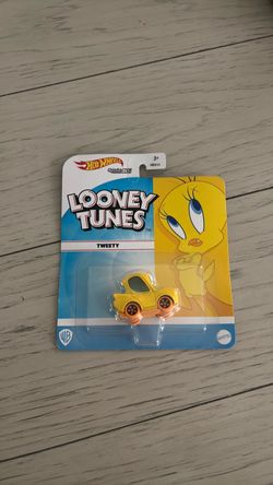 Hot Wheels Looney Tunes Tweety Character Car