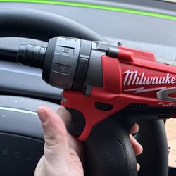 Milwaukee M12 Drill
