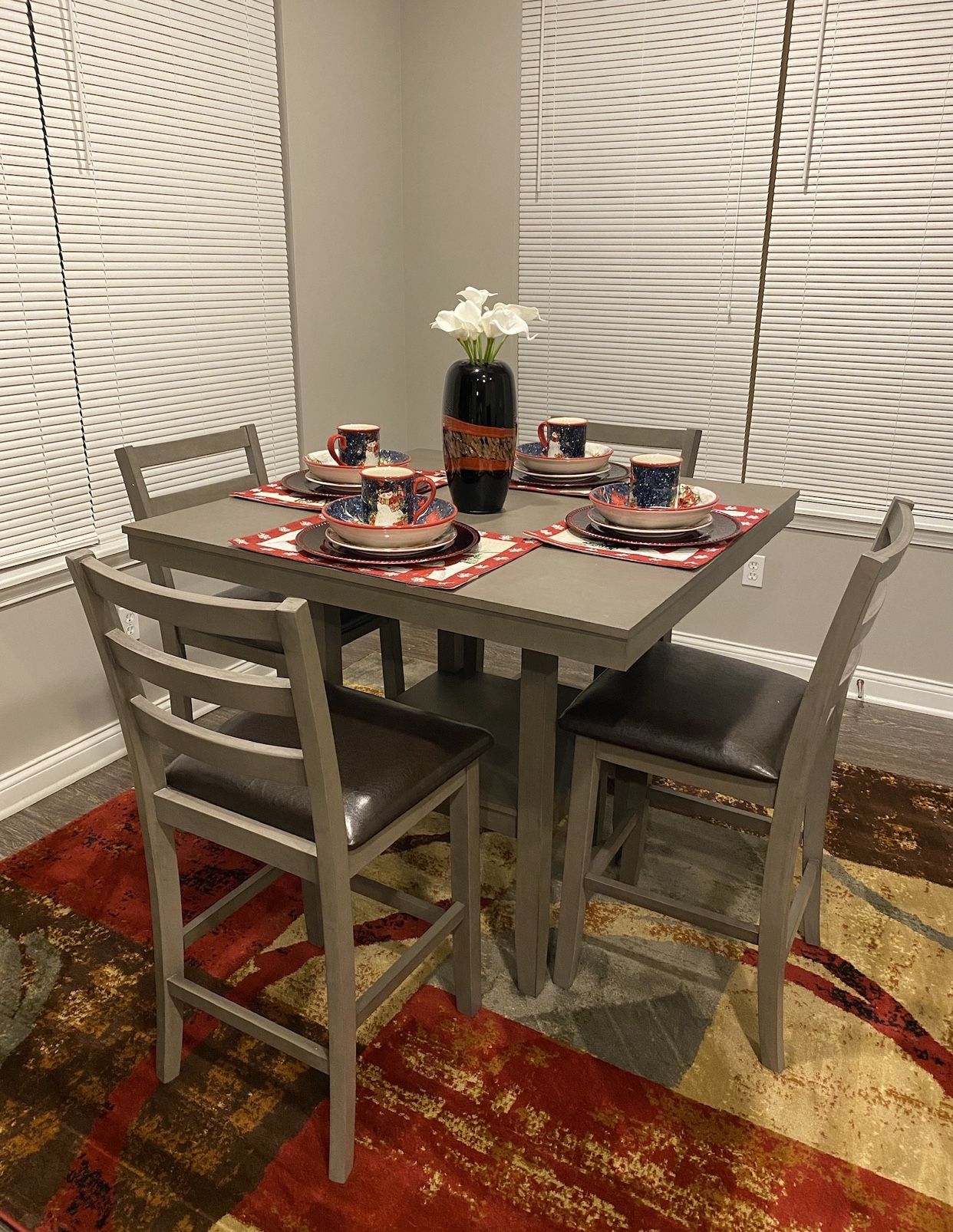 Dining Table with 4 Chairs 