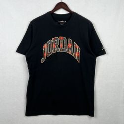 Air Jordan Essentials Holiday Plaid mens blck T shirt size Large