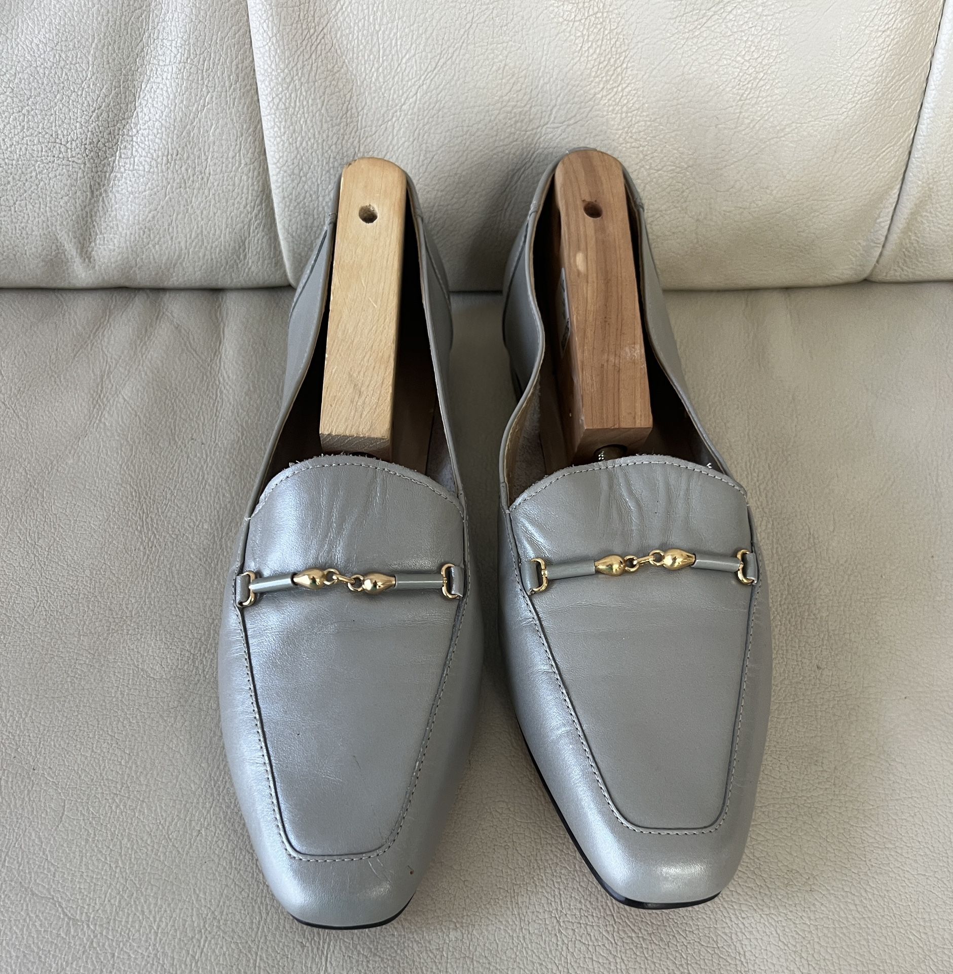 Enzo Angiolini Light Gray Leather Flats Women’s Loafers Size 7,5 M Classic