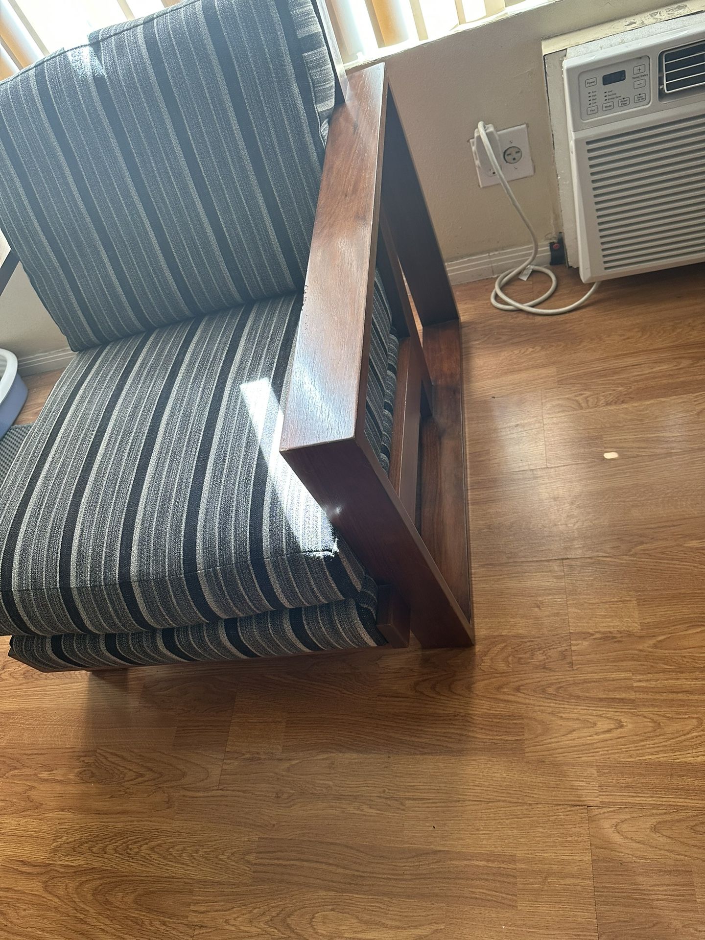 Single Seat In Great Condition All Wood