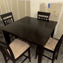 Dining Set Of 4 And Coffee Table 