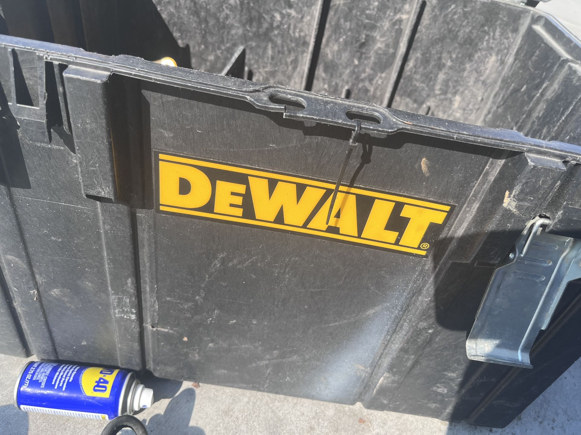 Dewalt Roll Away Tool Box And Tools