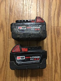 2  baterías 5.0 ah  y. 3.0 ah Milwaukee